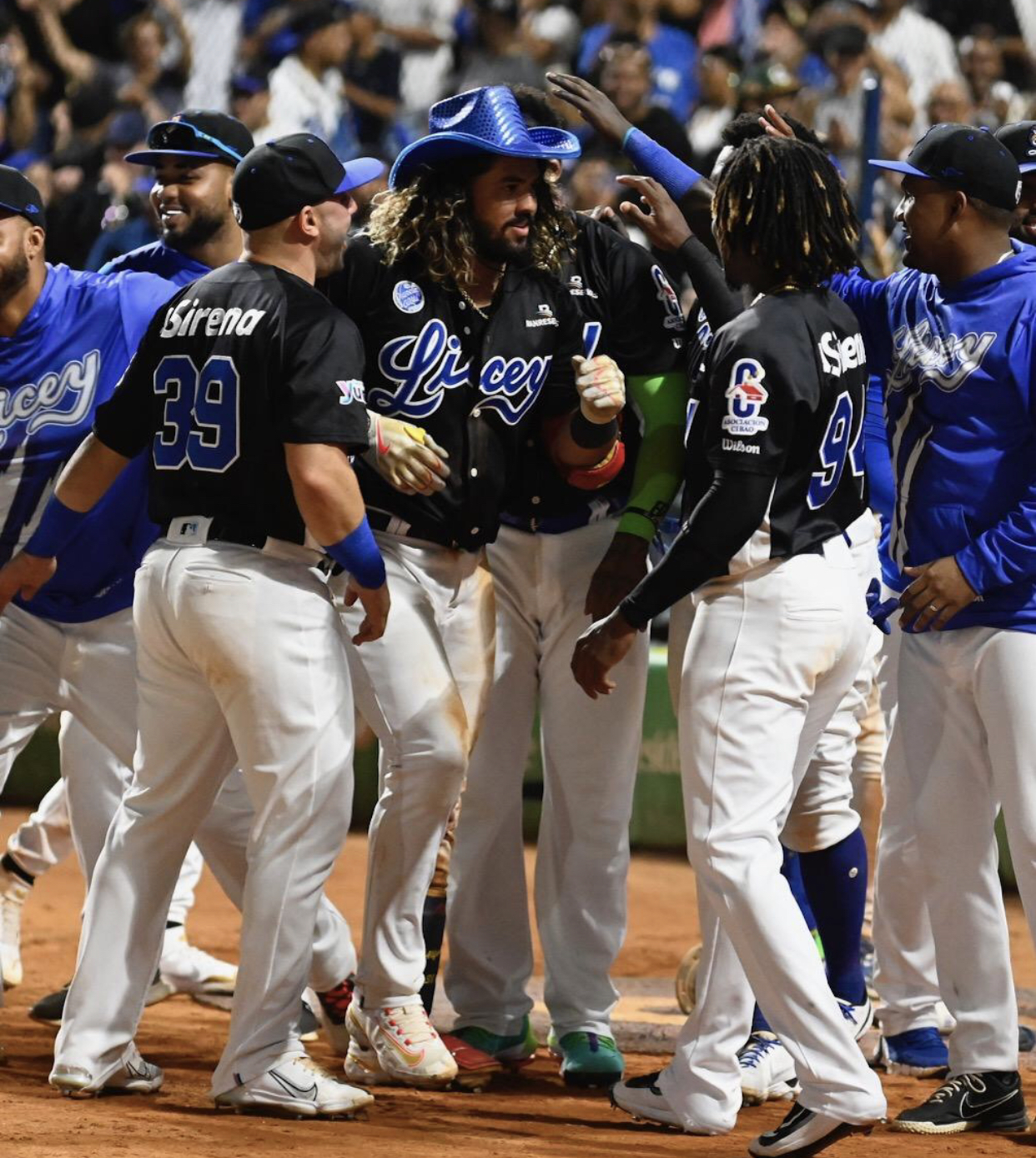 Tigres del Licey on X: JORGE “AQUAMAN” ALFARO!!! 🔱🌊😎 Jugador