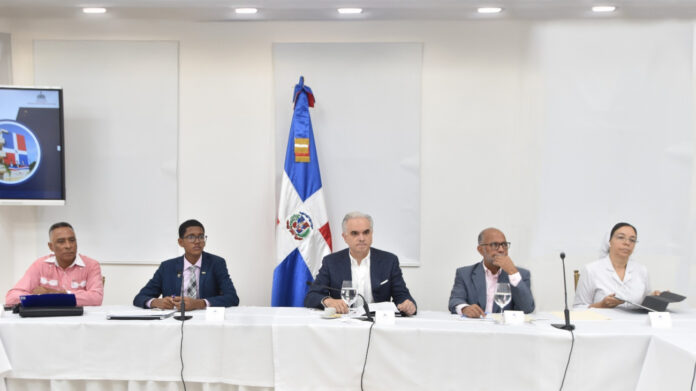 Luis De Camps__ -14 at 10.20.45 AM