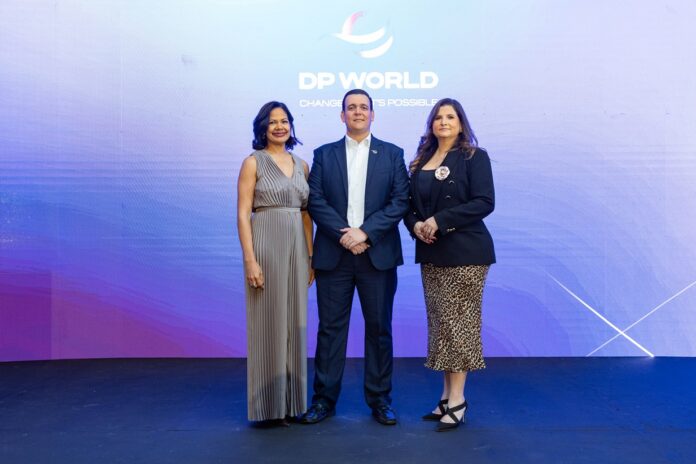 Mirla Solano, Roberto Muñíz y Carla Solano