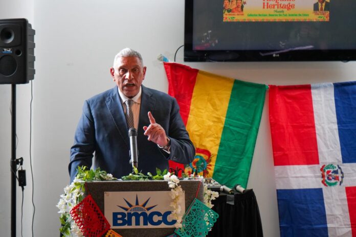 El cónsul en Nueva York Jesús -Chu- Vásquez