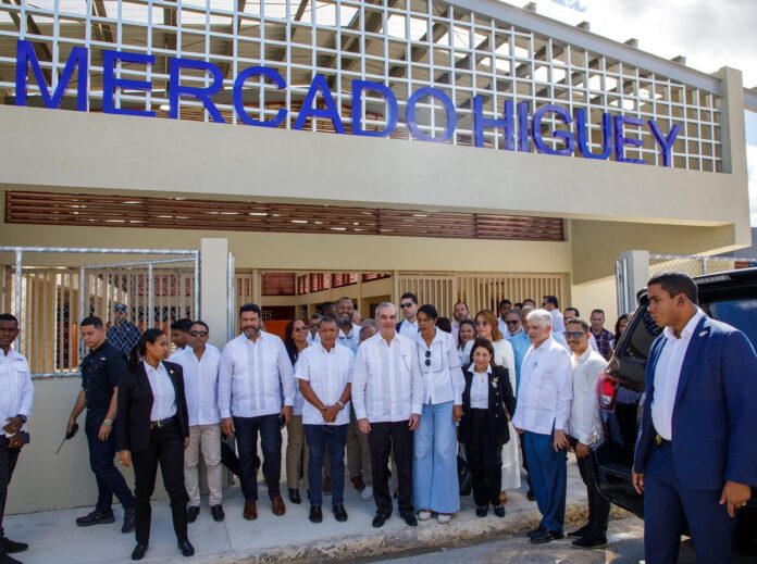 Mercado de Higuey__ at 4.52.57 PM (1)