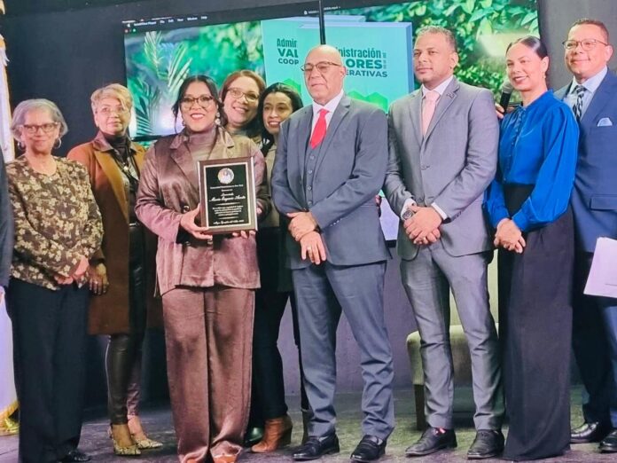 Presentan en New York el libro “Administración por Valores en las Cooperativas”